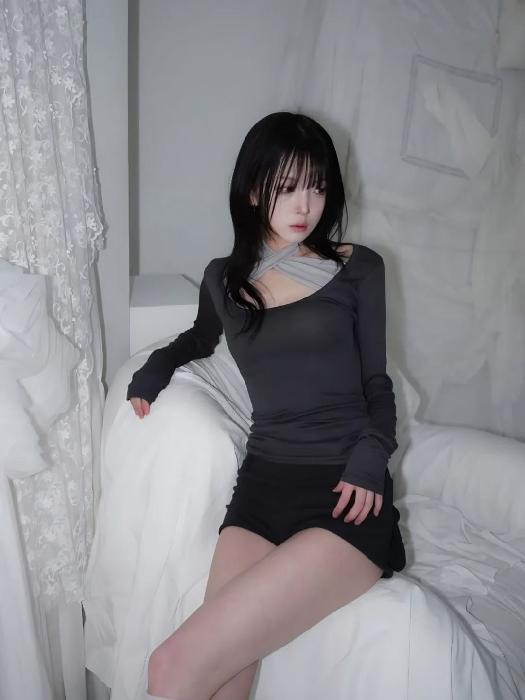 掛頸鏤空長袖上衣 Halter Neck Hollow Out Long Sleeve Top