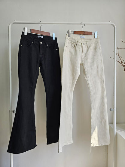 低腰微喇叭褲 Low-Rise Micro Flare Pants