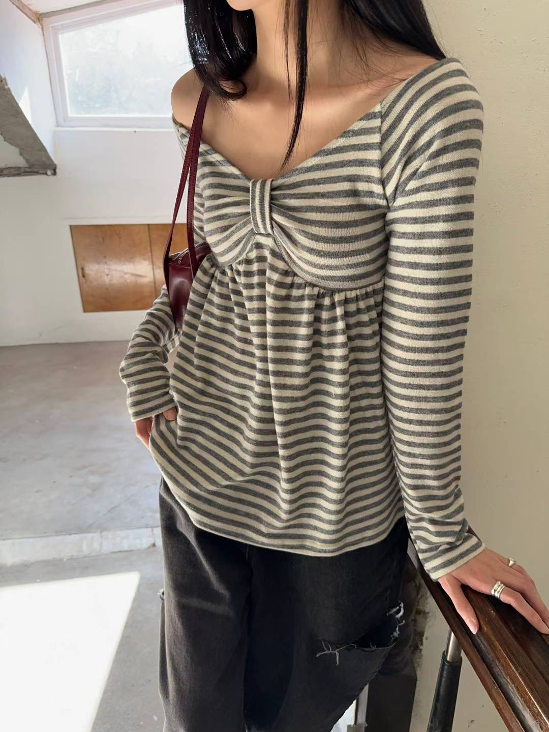 蝴蝶結條紋一字肩 Striped Off-Shoulder Bow Top