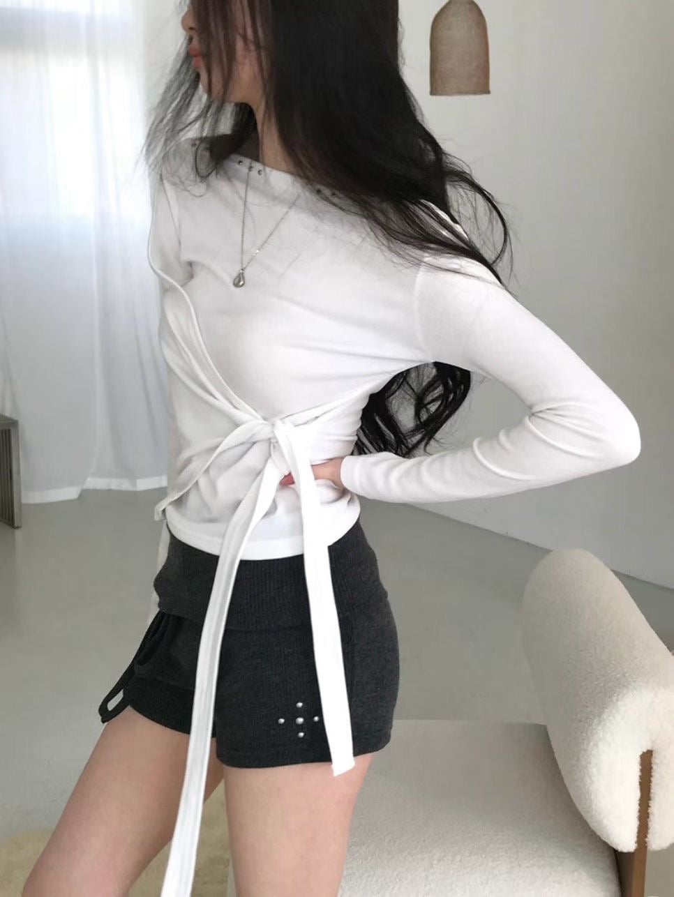 露肩不規則綁帶上衣 Off-Shoulder Asymmetrical Tie Top