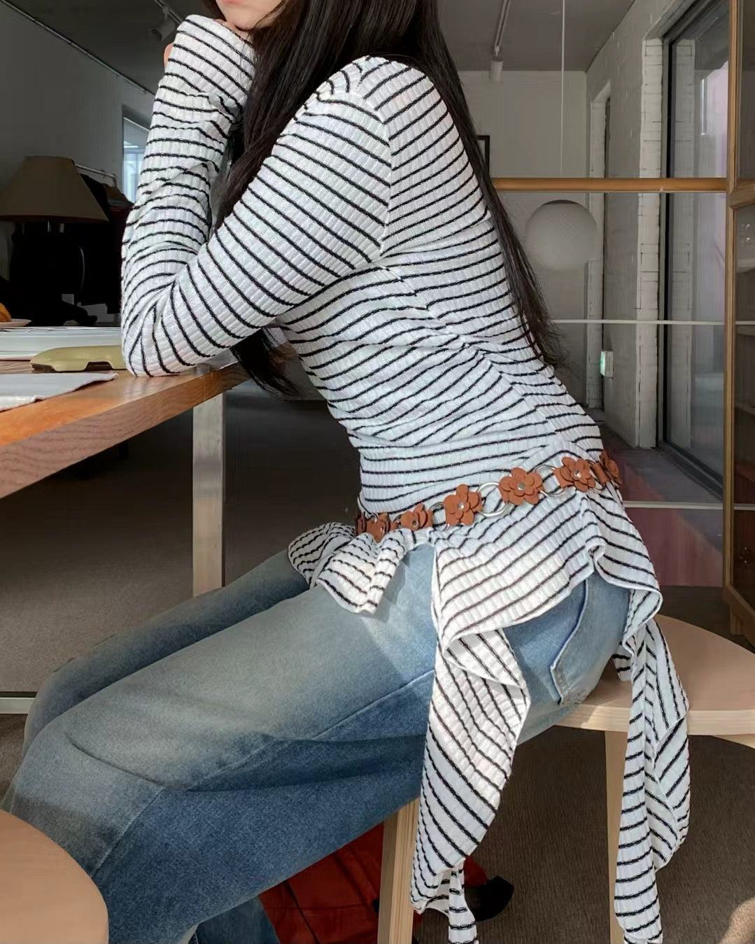 條紋不規則下擺長袖上衣 Striped Asymmetrical Hem Long Sleeve Top