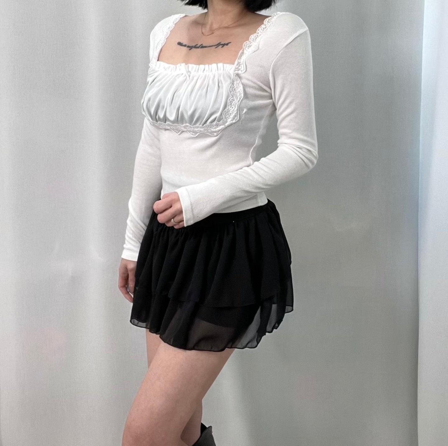 皺摺蕾絲方領上衣 Pleated Lace Square Neck Top