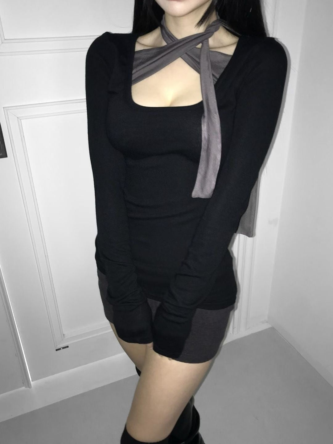 掛頸鏤空長袖上衣 Halter Neck Hollow Out Long Sleeve Top