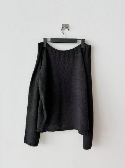 露肩寬領針織冷衫 Off-Shoulder Wide Neck Knit Sweater
