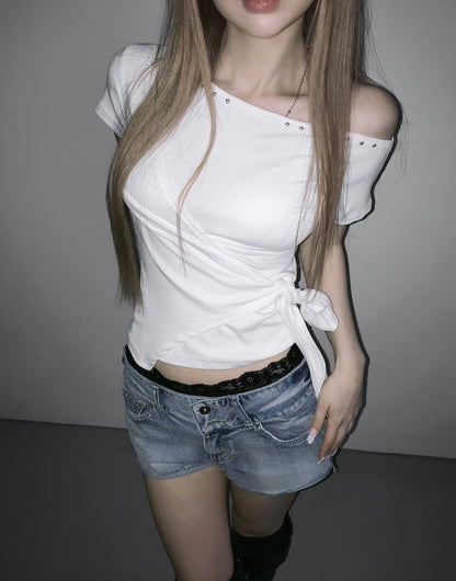 露肩不規則綁帶短袖上衣 Off-Shoulder Asymmetrical Tie Short SleeveTop
