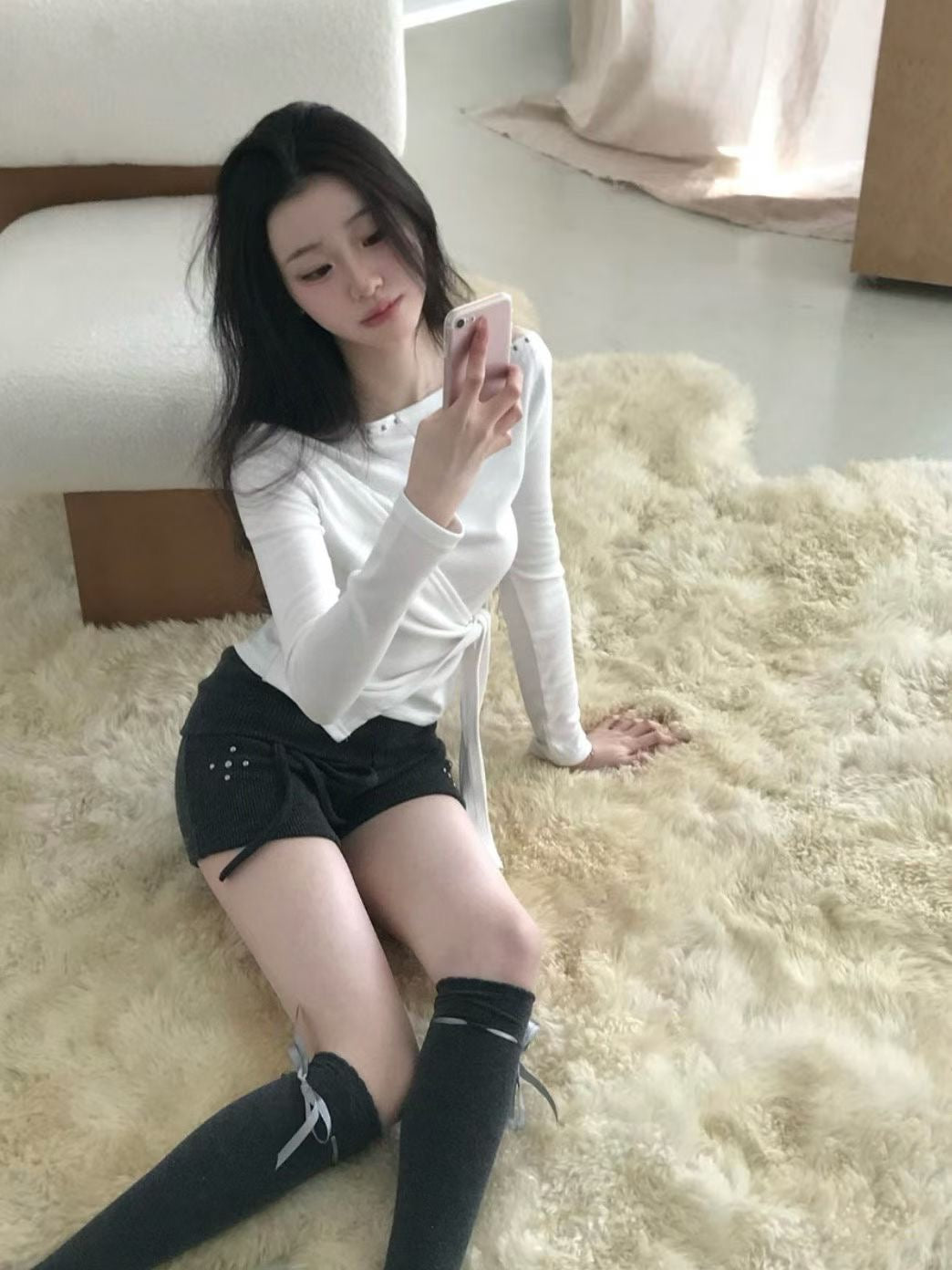 露肩不規則綁帶上衣 Off-Shoulder Asymmetrical Tie Top