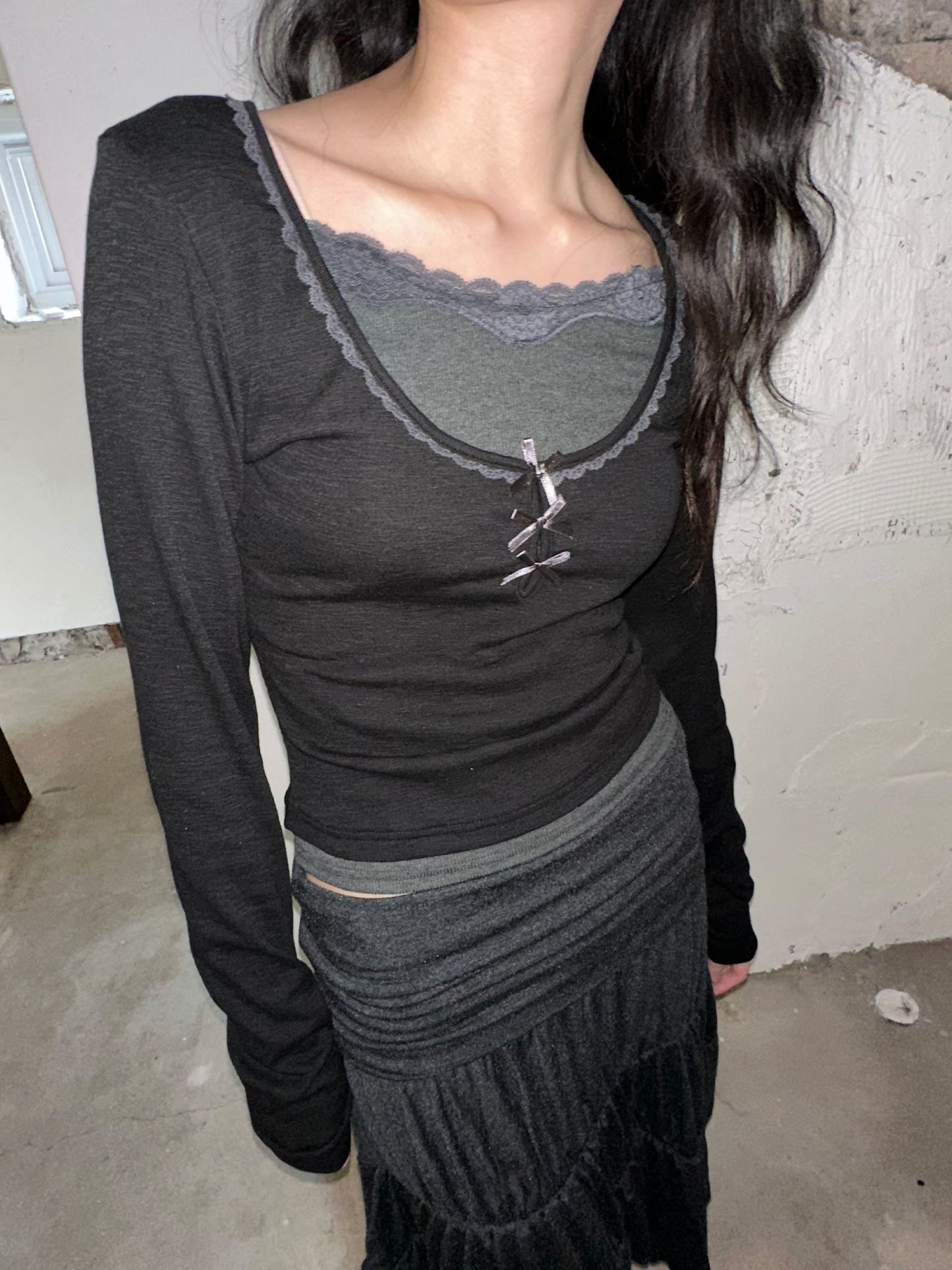 蕾絲蝴蝶結假兩件長袖 Lace Bow Faux Two-Piece Long Sleeve Top