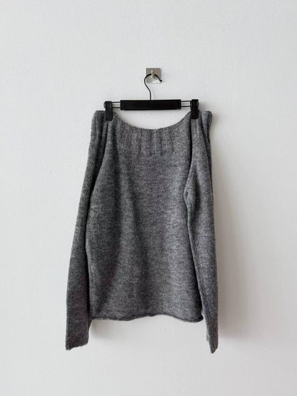 露肩寬領針織冷衫 Off-Shoulder Wide Neck Knit Sweater