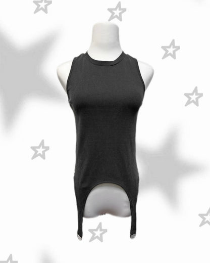 純色金屬扣下襬修身背心 Metal Buckle Hem Fitted Tank Top